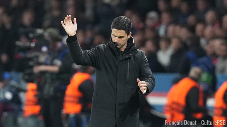 Pour son dernier match de championnat de la sa saison, le futur adversaire européen du PSG Arsenal s'est imposé presque sans forcer à Crystal Palace avec une équipe B (1-2), mais Madueke s'est blessé en fin de partie. Les Gunners ont encore marqué sur corner et testé un nouvel arrière droit inattendu.