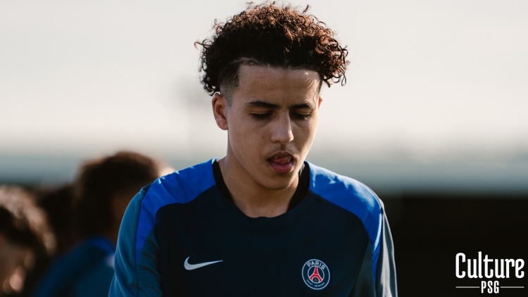Le jeune milieu de terrain Aymen Assab (17 ans) quitte officiellement le PSG pour l'AS Monaco, où il a signé son premier contrat professionnel.