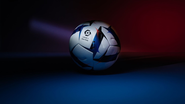 Ligue 1 : Le PSG sur le nouveau ballon de Ligue 1 signé Kipsta