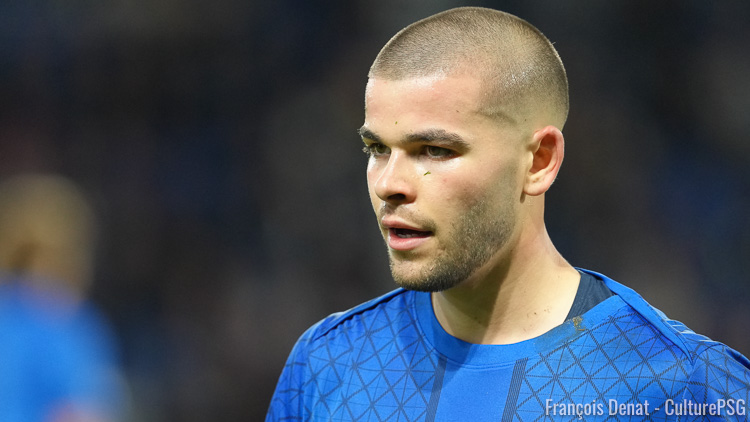 Convoqué depuis un an en équipe de France, Lucas Chevalier pourrait honorer dimanche sa première sélection face à l'Azerbaïdjan et donc revenir à Paris la semaine prochaine avec un nouveau statut d'international.