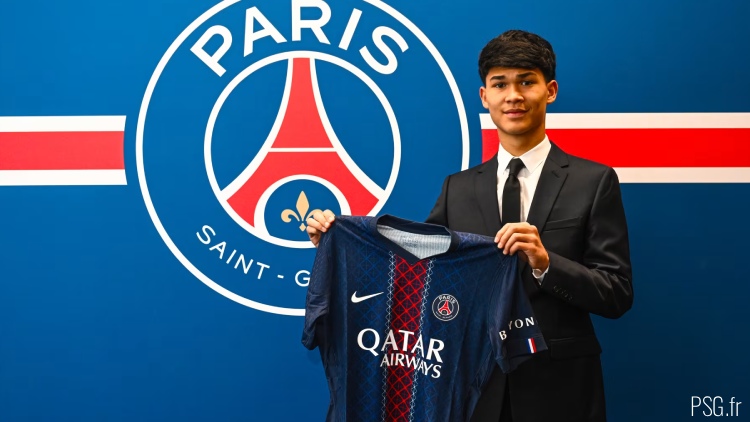 Officiellement recruté lundi soir par le PSG, Dro Fernandez a accordé ses premiers mots à la chaîne du club. L'occasion pour le jeune milieu offensif espagnol de présenter son style de jeu et sa personnalité, ainsi que de justifier son transfert au PSG.