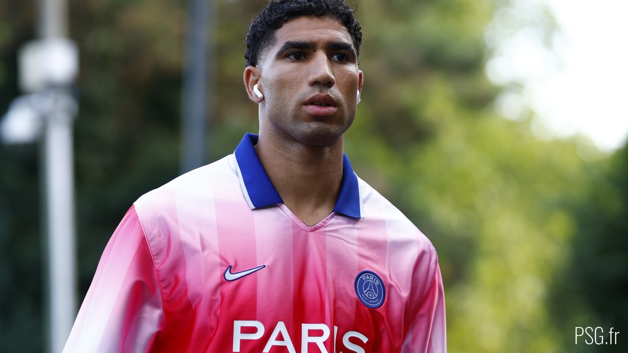 Le PSG a lancé depuis quelques jours une nouvelle collection Energy en collaboration avec son équipementier. Une collection lifestyle avec plusieurs produits, dont trois maillots flashy.