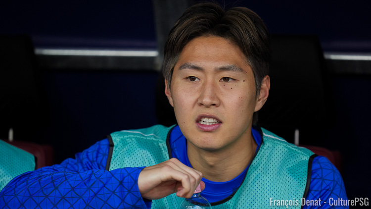 Alors que la presse française reste assez discrète sur le sujet pour le moment, son homologue espagnole continue d'évoquer régulièrement le possible transfert de Lee Kang-in à l'Atlético Madrid cet été. Il y aurait actuellement 10 millions d'écart entre les deux clubs concernant la valorisation du milieu offensif sud-coréen.