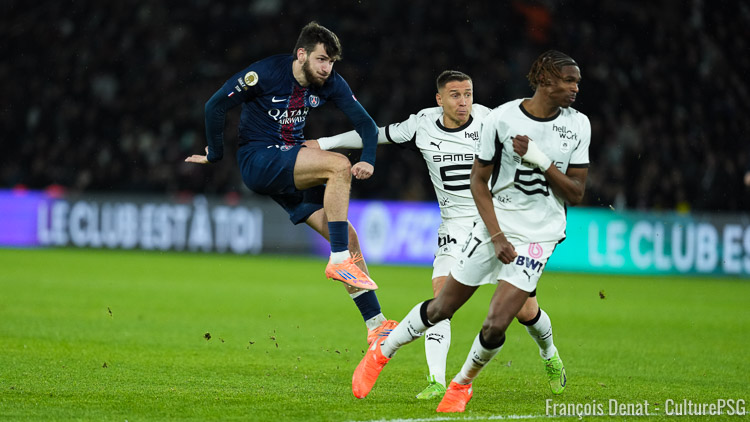Alors que le match aller entre le PSG et Rennes initialement prévu ce dimanche au Parc des Princes se jouera finalement au Roazhon Park, quid du match retour censé se jouer à Rennes en mars ? Les deux clubs veulent recevoir au retour et la LFP va trancher fin août.