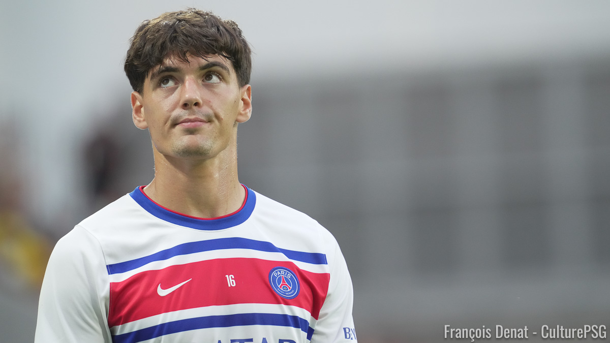 Convoqué par la sélection italienne U19 pour participer à un tournoi amical en Croatie, le jeune gardien du PSG Alessandro Longoni a finalement dû renoncer, probablement pour un problème physique.