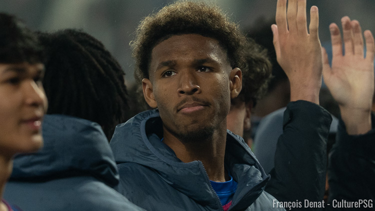 Lens et le PSG ont communiqué leur groupe pour le match de ce mercredi soir comptant pour la 29e journée de Ligue 1. Il y a aura finalement 14 absents en tout pour ce Lens/PSG, entre suspension, blessures et choix d'entraîneur. Des absences qui profitent à plusieurs jeunes parisiens.