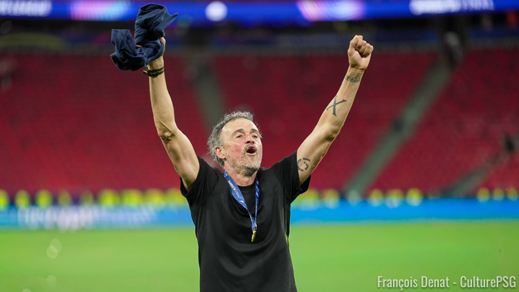 Prenant soin de ne jamais parler des joueurs qui ne sont pas sous contrat au PSG, Luis Enrique a fait une petite exception mercredi soir à l'heure d'évoquer l'ailier belge Mika Godts, que Paris tente de recruter cet été.