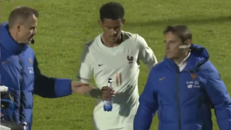 L'équipe de France Espoirs s'est sorti du piège de l'Estonie, validant pratiquement sa qualification pour l'Euro Espoirs, mais le Parisien Senny Mayulu est sorti sur blessure dès la première période.
