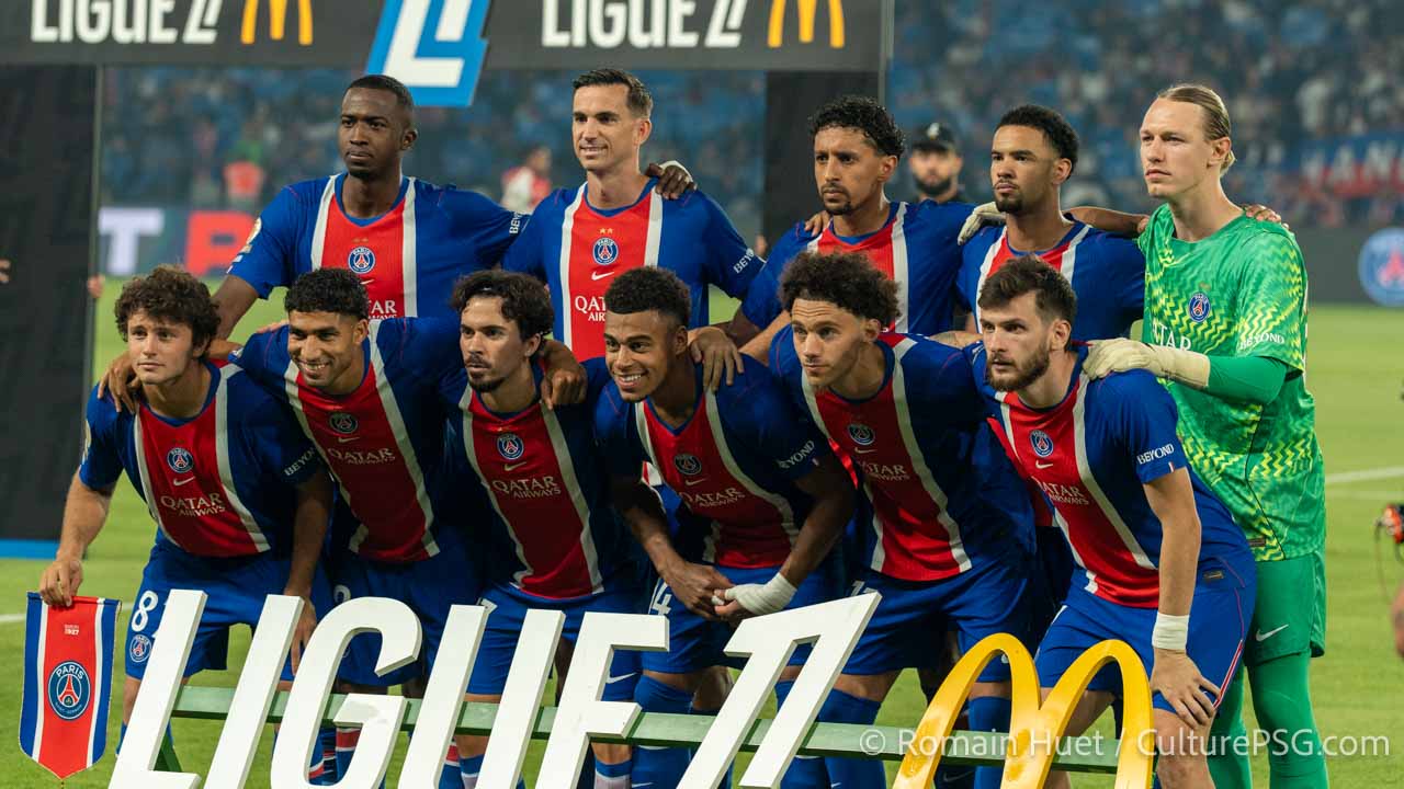 13e de Ligue 1 après trois journées, avec déjà 7 points de retard sur l'AS Monaco, le PSG a mal démarré le championnat, mais reste largement favori pour la victoire finale selon Opta. Son statut de favori s'est toutefois effrité après cette entame ratée.