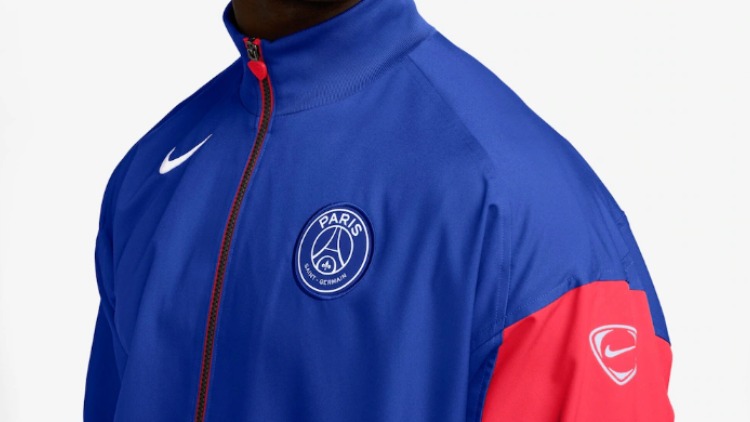 Jusqu'à ce jeudi minuit, le PSG casse ses prix sur plusieurs articles de sa gamme training 2025/2026. Nous vous avons récapitulé les bonnes affaires à réaliser avec jusqu'à 20% de promotion sur plusieurs articles, même assez récents.