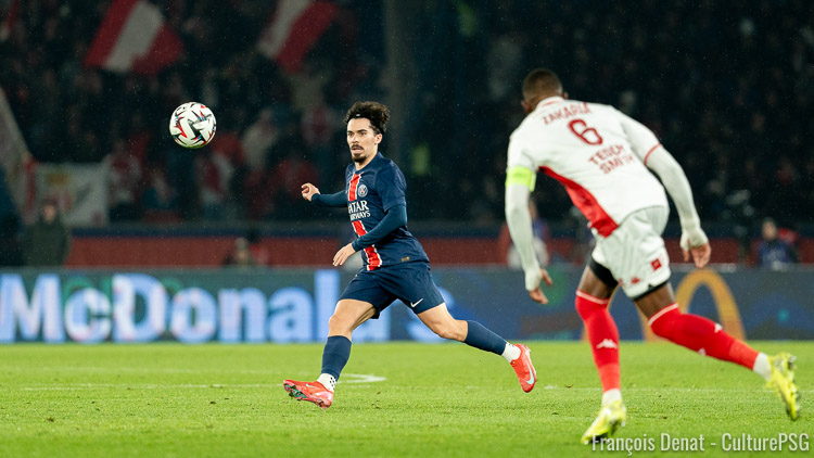 Quelques heures après l'UEFA, la LFP a annoncé le calendrier des matches de Ligue 1 qui auront lieu autour des deux barrages de Champions League entre Monaco et le PSG. Sans aucun traitement de faveur.