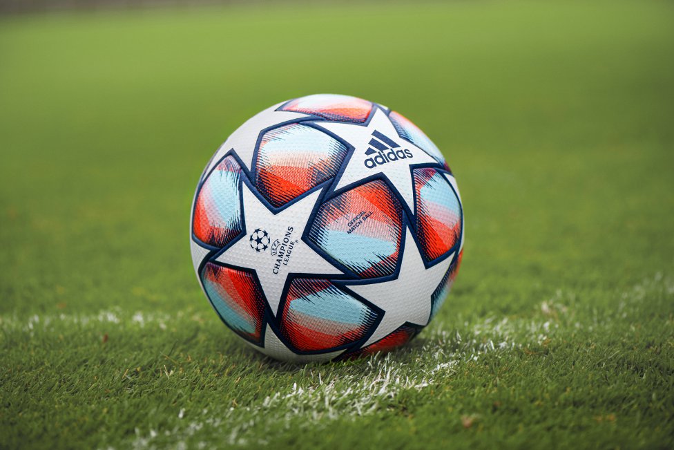 Club : Le nouveau ballon de la Champions League dévoilé ...