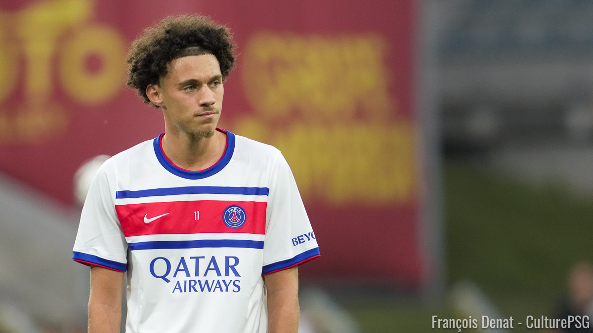 A 24 ans, Maghnès Akliouche a rejoint le PSG, club de son enfance, en provenance de l'AS Monaco. Le milieu offensif va enfin fouler la pelouse du Parc des Princes, lui qui connait déjà bien ses tribunes...