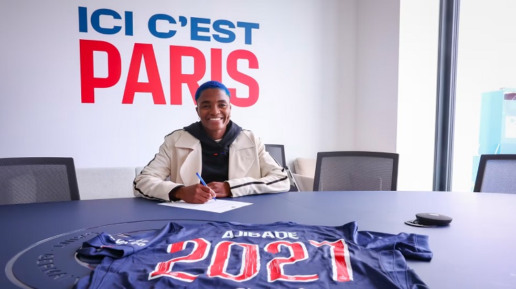 Le Paris Saint‑Germain annonce sur son site officiel l’arrivée de l'attaquante internationale nigériane Rasheedat Ajibade, qui signe en faveur du club parisien jusqu’au 30 juin 2027.