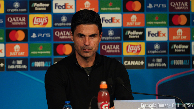 Coéquipiers lors de la saison 2001/2002 au PSG, Mikel Arteta et Gabriel Heinze vont se retrouver à Arsenal la saison prochaine.