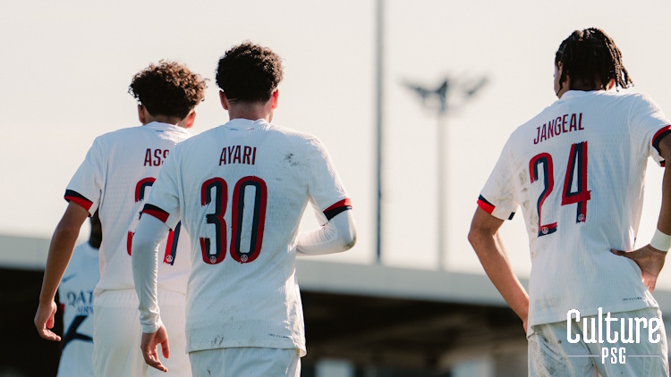 Après avoir intégré le Centre de formation du PSG lors de l’été 2023, la prometteuse génération 2008 est en fin de contrat aspirant au 30 juin prochain. A quelques mois de cette échéance, les négociations vont bon train et, hormis Ibrahim Mbaye, aucun joueur n’a encore accepté la proposition de contrat professionnel transmise par leur club formateur. Voici un tour d’horizon de la situation actuelle. 