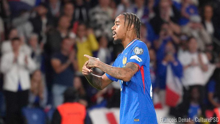 Menée 1-0 par l'Islande et proche d'être rejointe en fin de match, l'équipe de France s'est imposée 2-1 au Parc des Princes mardi soir grâce à un penalty de Kylian Mbappé, qui a ensuite fait preuve d'altruisme pour offrir le deuxième but à Bradley Barcola, sorti dans la foulée (sans être blessé). Voici le résumé et les buts de ce France/Islande en video :