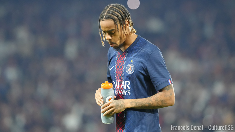 Quelques heures après l'annonce de la libération de Bradley Barcola du rassemblement de l'équipe de France pour des raisons médicales, le PSG a vertement répondu à la FFF, remettant en cause la version donnée, donc la blessure de l'ailier qui serait survenue le 17 septembre dernier contre l'Atalanta (4-0)