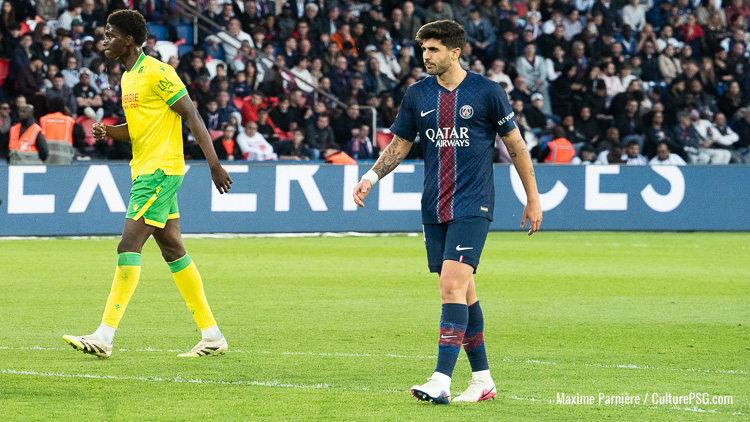 Le PSG s'est largement et joliment imposé contre Nantes ce mercredi soir, faisant au passage un bon coup dans la course au titre. Retour en 15 pensées rapides sur quelques enseignements du match, de l'expérience tuchelienne de Luis Enrique avec Beraldo à quelques remarques rapides sur le Kvara du mercredi, Doué le frappeur ou encore les jeunes Dro et Mbaye.