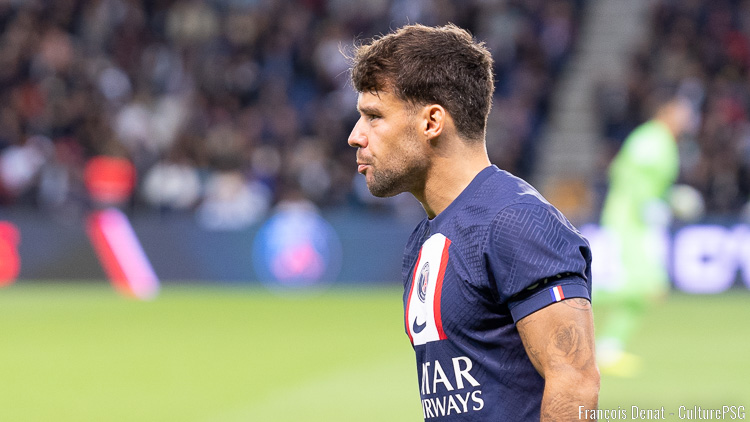 Lofteur annoncé du PSG, Juan Bernat a été proposé à deux clubs étrangers par le club parisien. Mais aucun des deux ne semble réellement intéressé par le joueur, à cet instant.