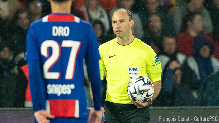 La FFF a désigné les arbitres de la 3e journée de Ligue 1 qui nous offrira notamment le choc PSG/Monaco ce vendredi soir à partir de 21h05. Un match de gala dirigé par un arbitre pour le moins controversé de notre championnat.