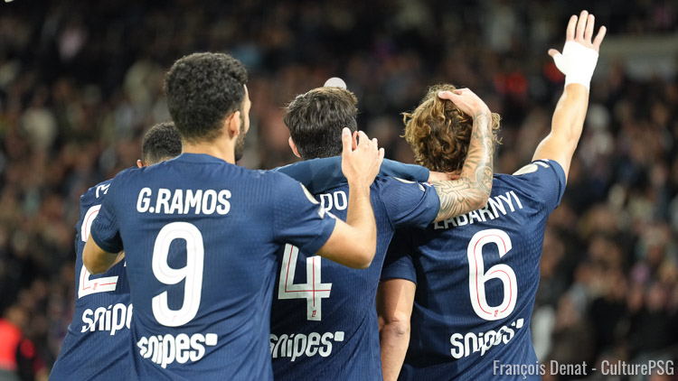 Le PSG et le Barça se sont imposés ce week-end en championnat et virent en tête de la Ligue 1 et de la Liga avant de s'affronter en Champions League ce mercredi soir.