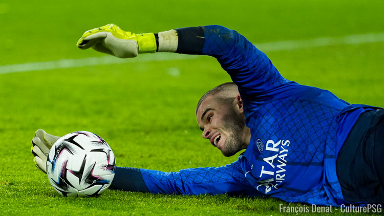 Le PSG de Luis Enrique a remporté sa cinquième séance de tirs au but consécutive jeudi soir face à l'OM, ce qui lui a permis de soulever un nouveau titre, comme face à Tottenham et Flamengo. Les tireurs parisiens ont assuré, tout comme Lucas Chevalier, bien aidé par la fameuse serviette magique du staff.