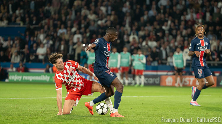 Les caméras de Movistar Plus+ ont capté la réaction de Luis Enrique sur la grosse occasion gâchée par Ousmane Dembélé à la 54e minute du match PSG/Gérone mercredi soir.