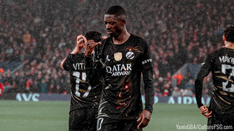 Ousmane Dembélé a inscrit un retentissant doublé mardi soir à Anfield en quart de finale retour de Champions League pour envoyer le PSG dans le dernier carré. Le Ballon d'Or a célébré ses deux buts en mimant a mimé un téléphone que l'on raccroche. Explications.