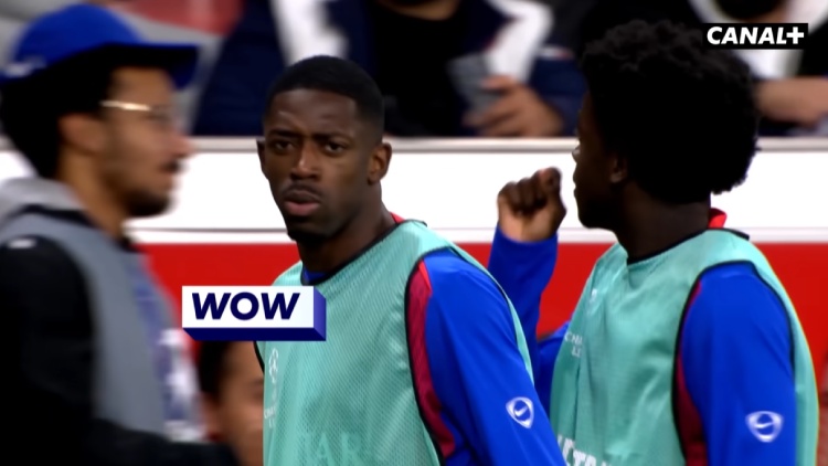 Plusieurs séquences inédites de Leverkusen/PSG (2-7) ont été diffusées ce vendredi par Canal+ de façon totalement gratuite. De quoi retrouver quelques images insolites, de l'arrosage de Luis Enrique avant le match, à la bienveillance de Loïc Badé avec Désiré Doué après son coup de coude reçu en passant par plusieurs images d'Ousmane Dembélé sur le banc avant son entrée. Voici ces images en question :