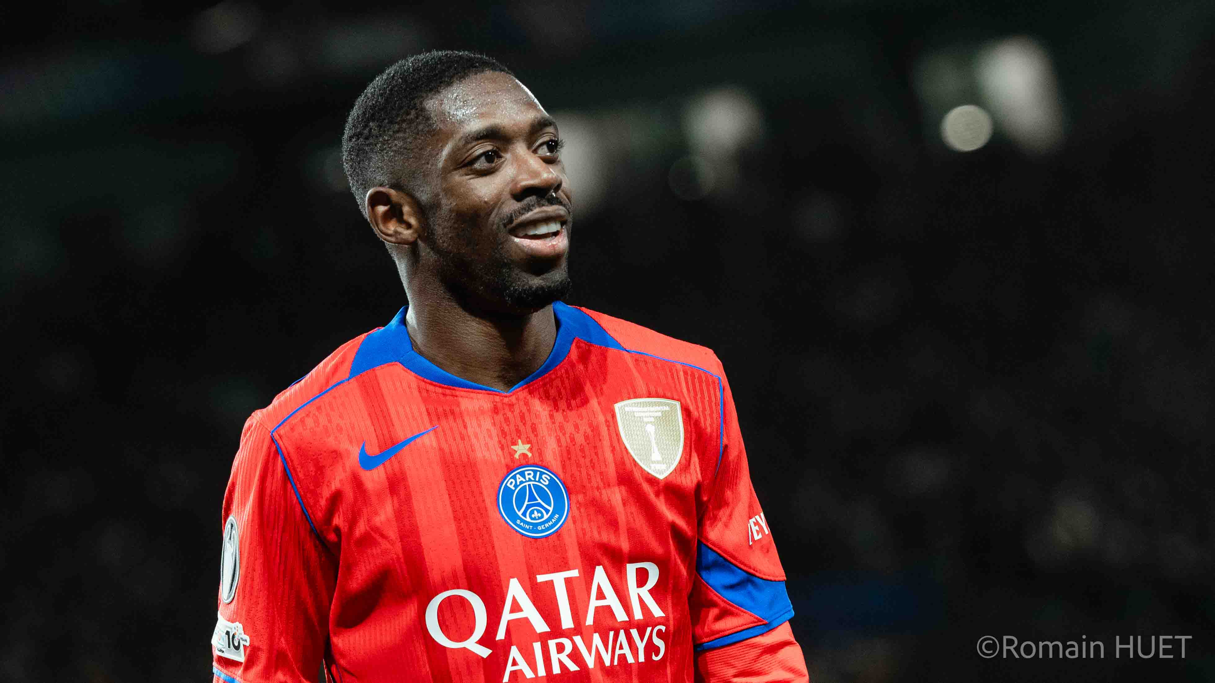 Après avoir étrenné son nouveau maillot Jordan noir « Night Edition » au match aller, le PSG portera son maillot third rouge ce mardi soir face à Chelsea à Stamford Bridge. Un choix hautement symbolique.