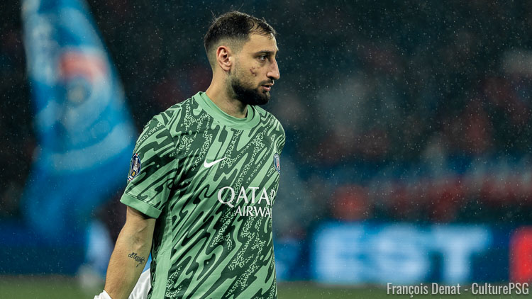 En stand-by depuis quelques semaines, la prolongation de Gianluigi Donnarumma au PSG est sur la bonne voie selon les derniers échos de RMC Sport, même si l'entourage du gardien italien va devoir accepter la nouvelle politique salariale du club.