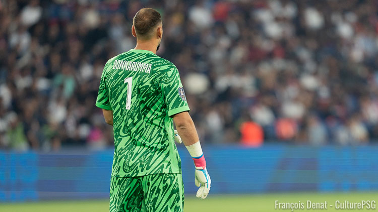 Plutôt rare dans les médias, l'agent de Gianluigi Donnarumma Enzo Raiola a fait un point complet sur la situation du gardien de but. Il est notamment revenu sur le passage sur le banc du portier, ainsi que sur son avenir pas forcément à Paris à long terme.