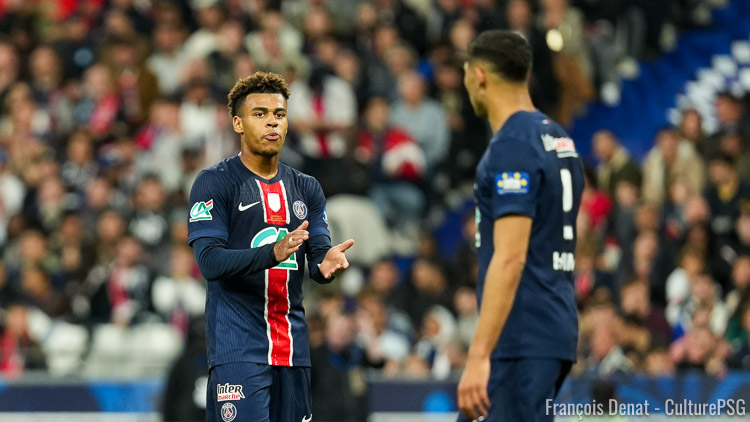 Au repos ce lundi, à cinq jours de la finale PSG/Inter, plusieurs joueurs parisiens ont assisté à l'entrée en lice de Carlos Alcaraz à Roland-Garros.