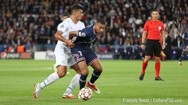 En plus d'avoir un arbitre principal suisse germanophone, le PSG devra composer ce mardi soir face au Bayern Munich avec un arbitre assistant vidéo (VAR) qui s'était complètement troué face à Liverpool il y a trois semaines, cinq ans après s'être déjà trompé contre City au Parc en tant que numéro un.