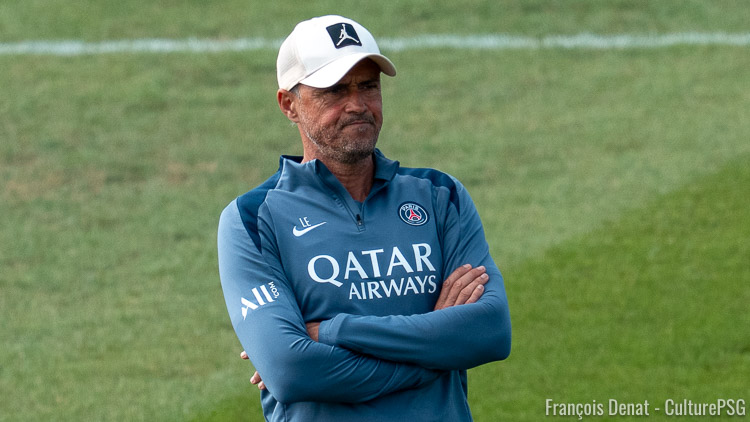 Dix jours après sa victoire en Coupe de France face à Fontenay et avant le derby de dimanche contre le Paris FC, le PSG a repris le chemin de l'entraînement mardi au Campus de Poissy. Plusieurs joueurs manquaient à l'appel, pour différentes raisons, mais tous ceux qui étaient convoqués étaient bien là, dont le jeune Noah Nsoki.