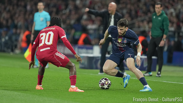 En quart de finale aller de la Champions League, le PSG s'est imposé 2-0 face à Liverpool grâce à des buts de Doué et Kvaratskhelia, le Géorgien étant d'ailleurs l'homme du match. Il n'a pas été le seul à briller, retrouvez ci-dessous les notes des joueurs du PSG contre Liverpool : 