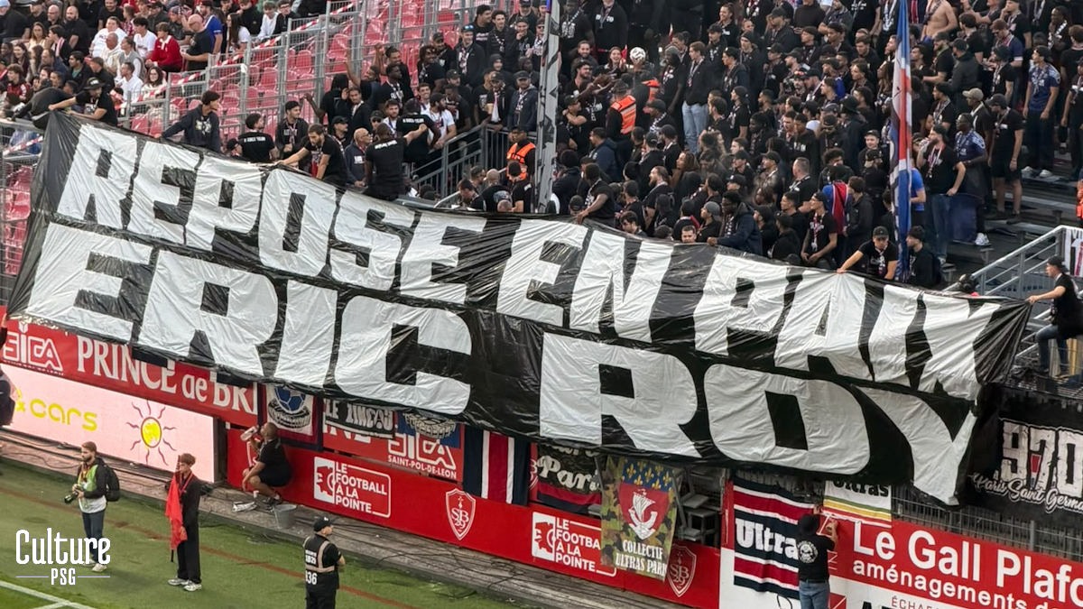 L'avant match de Brest/PSG a été marqué par de nombreux hommages adressés à Eric Roy au stade Francis-Le-Blé. Des messages déployés, des gestes touchants, et un début de soirée dont le peuple brestois se rappellera.
