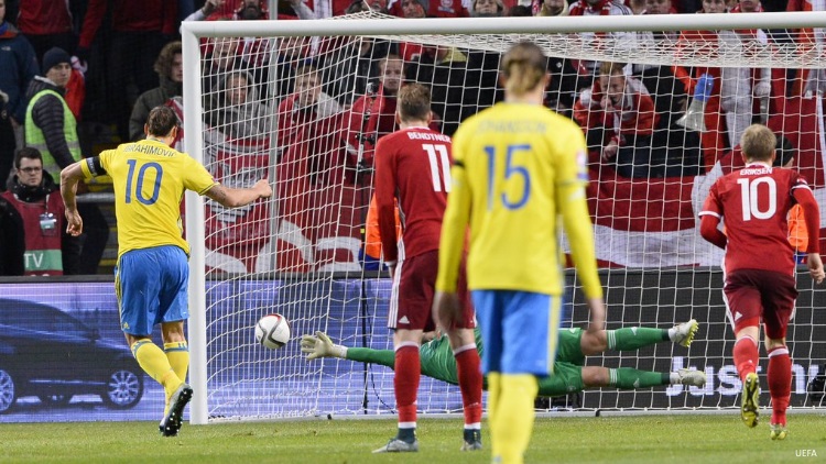 La Suède de Zlatan Ibrahimovic a battu le Danemark 2-1 en barrage aller de l'Euro 2016. Zlatan Ibrahimovic a marqué et pesé mais la Suède peut regretter sa fin de match ratée.