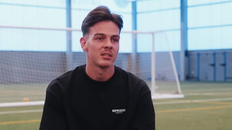 Annoncé dans le viseur de Luis Campos et du PSG par la presse belge, le milieu défensif suisse Ardon Jashari (22 ans) vient d'être sacré meilleur joueur et meilleur espoir du championnat belge. De quoi augmenter encore un peu plus sa cote de popularité sur le marché des transferts.