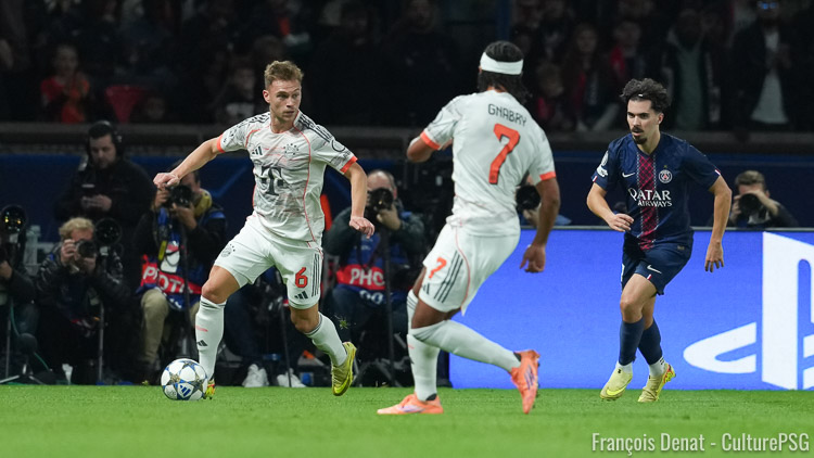 Invaincu depuis 18 matches, le Bayern Munich est tombé mercredi soir à l'Emirates Stadium face à un Arsenal qui a su parfaitement exploiter ses points forts, notamment sur coups de pied arrêtés. A l'issue du match, Joshua Kimmich estimait toutefois que les Gunners étaient un adversaire moins coriace que le PSG de son point de vue.