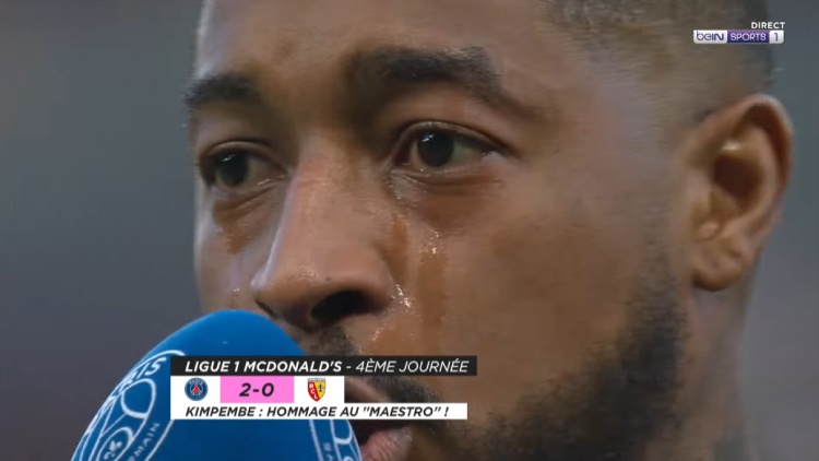 De retour au Parc des Princes une semaine après son transfert au Qatar, Presnel Kimpembe a eu le droit à un très bel hommage du PSG. Accompagné de ses trois fils, « Presko » a tenu un discours émouvant et a été célébré comme il se doit par le Parc, ses coéquipiers, le staff et Nasser Al-Khelaïfi.