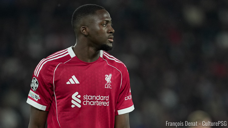 Liverpool avait des regrets mardi soir après sa nouvelle défaite 2-0 face au PSG. Le culotté Ibrahima Konaté s'est plaint de l'arbitrage, comme son entraîneur Arne Slot, un poil plus mesuré toutefois. Les deux se sont en tout cas satisfaits d'avoir rivalisé avec le champion d'Europe en titre.