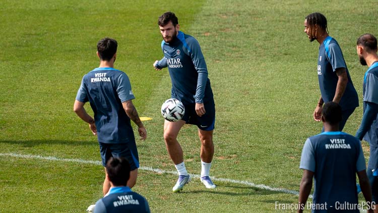 Luis Enrique a convoqué un groupe de 21 joueurs pour le match PSG/Angers de ce vendredi soir (20h45) dans le cadre de la deuxième journée de Ligue 1. Il y a cinq absents, dont Khvicha Kvaratskhelia, qui était pourtant attendu dans le onze de départ.