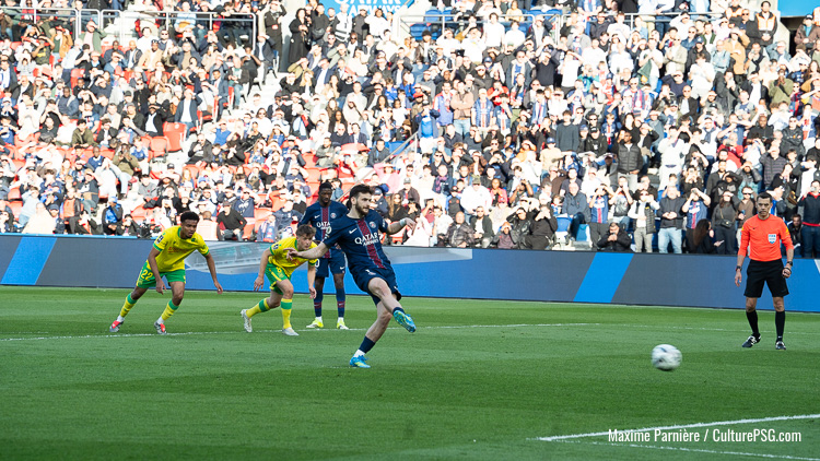 En trois jours et deux matches contre l'OL (1-2) puis Nantes (3-0), l'ailier géorgien a marqué à trois reprises, ce qui va lui valoir une prime, mais deux de ses trois buts vont même être doublement primés par le club.