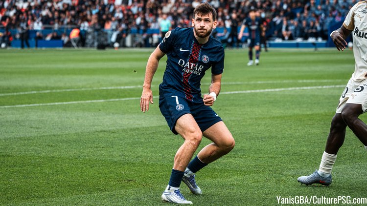 Dans le cadre de la première journée de la Champions League, le PSG vient de marquer un deuxième but contre l'Atalanta Bergame par Kvaratskhelia, de façon exceptionnelle. Voici ce but de Kvara contre l'Atalanta en video : 