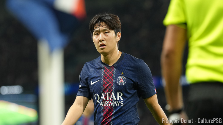 Lee Kang-in a remporté jeudi soir en Arabie saoudite le trophée de meilleur joueur international asiatique de l'année 2025, devançant Mehdi Taremi et Takefusa Kubo.
