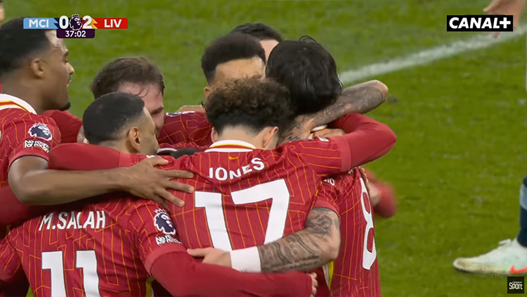 Avec encore un grand Mohamed Salah, Liverpool a remporté sans trembler le choc de la 26e journée de Premier League face à Manchester City et a fait un grand pas vers le titre de champion d'Angleterre, à dix jours de défier le PSG en Champions League.