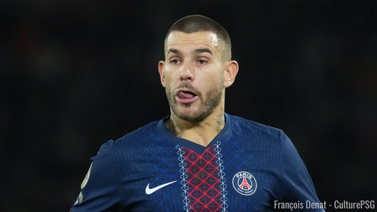 Titulaire dimanche à Bakou avec l'équipe de France, Lucas Hernandez a été photographié à Dubaï lundi dans un club de padel avec son frère Théo. Un club de padel où un certain Kylian Mbappé, dispensé du match en Azerbaïdjan, s'est également rendu lundi.