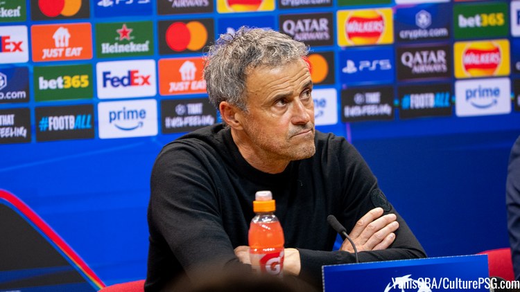 C'est un Luis Enrique forcément fier du résultat mais loin de se voir déjà en finale qui s'est présenté en conférence de presse après Arsenal/PSG (0-1). L'entraîneur parisien a mis en avant l'esprit de corps de son équipe, mais aussi prévenu pour le retour.